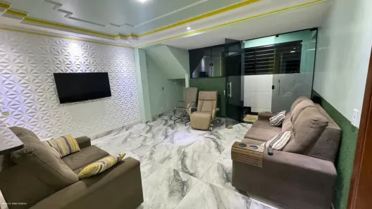 Sobrado com 5 Quartos à venda, 150m² no Santa Maria, Brasília