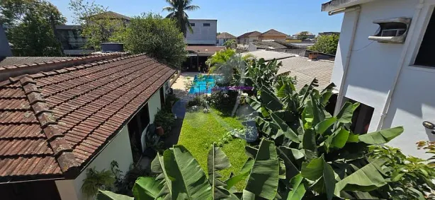 Casa com 5 Quartos à venda, 600m² no Vila Mathias, Santos