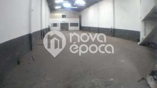 Galpão/Depósito/Armazém com 9 Quartos à venda, 600m² no Ramos, Rio de Janeiro