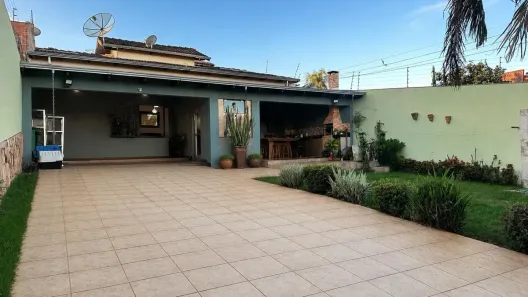 Casa com 3 Quartos à venda, 280m² no São Carlos, Anápolis