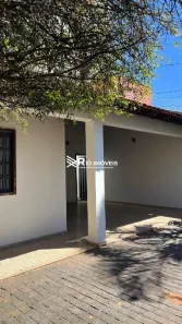 Casa com 3 Quartos para alugar, 175m² no Santa Mônica, Uberlândia
