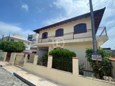 Casa com 3 Quartos à venda, 252m² no Centro, Palhoça