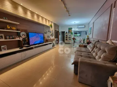 Casa com 4 Quartos à venda, 217m² no Cidade Jardim, Uberlândia