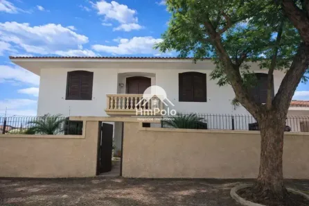Casa com 3 Quartos para alugar, 300m² no Jardim São Carlos, Campinas