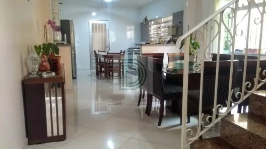 Sobrado com 3 Quartos à venda, 186m² no Jardim Cláudia, São Paulo
