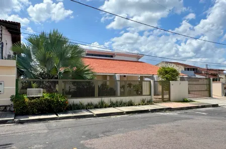 Casa de Condomínio com 4 Quartos à venda, 712m² no Chapada, Manaus