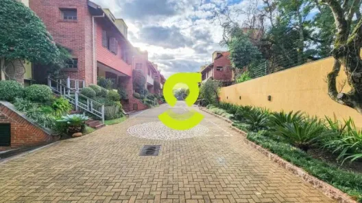 Casa de Condomínio com 3 Quartos para alugar, 438m² no Três Figueiras, Porto Alegre