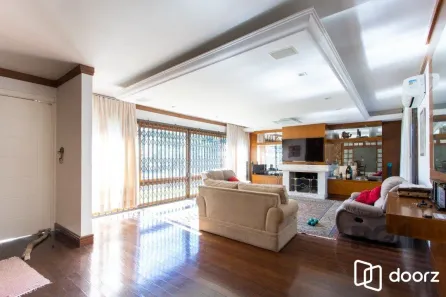 Casa com 3 Quartos à venda, 221m² no Vila Assunção, Porto Alegre