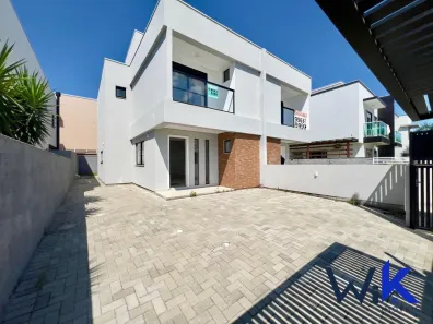 Casa com 3 Quartos à venda, 142m² no Carianos, Florianópolis