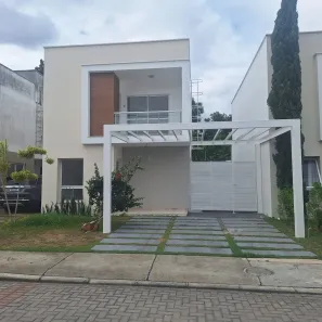Casa de Condomínio com 3 Quartos para alugar, 200m² no SIM, Feira de Santana