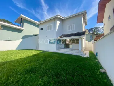 Sobrado com 3 Quartos para alugar, 250m² no Vila Zezé, Jacareí