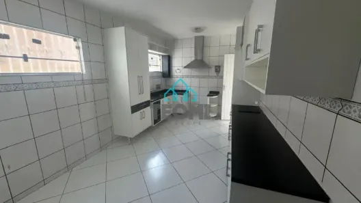 Casa com 3 Quartos para alugar, 300m² no Jardim Eulália, Taubaté