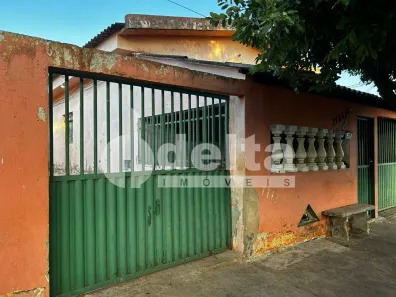 Casa com 3 Quartos à venda, 250m² no Presidente Roosevelt, Uberlândia