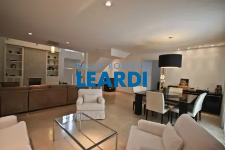 Casa de Condomínio com 4 Quartos à venda, 470m² no Alphaville, Santana de Parnaíba