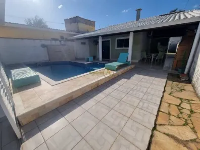 Casa com 2 Quartos à venda, 175m² no Estância Balneária Maria Helena Novaes, Peruíbe