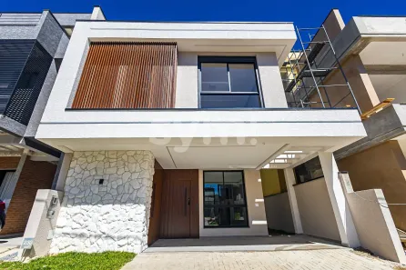 Casa de Condomínio com 3 Quartos à venda, 175m² no Santa Cândida, Curitiba