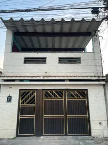 Sobrado com 4 Quartos à venda, 200m² no Parque Continental, São Vicente
