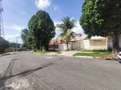 Casa com 3 Quartos à venda, 250m² no Parque Industrial de Goiânia, Goiânia