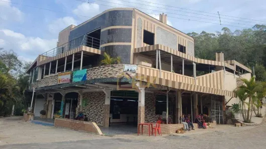Imóvel Comercial com 8 Quartos para venda ou aluguel, 1700m² no Vila Nova, São Bento do Sapucaí