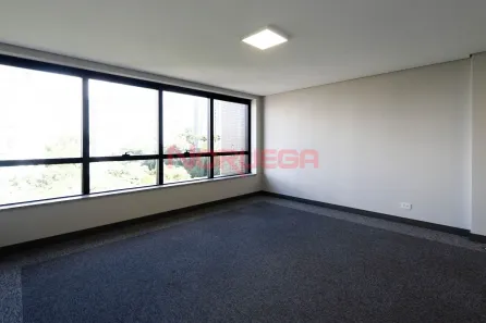Sala Comercial à venda, 156m² no Mossunguê, Curitiba