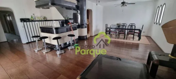 Apartamento com 4 Quartos para alugar, 196m² no Aclimação, São Paulo
