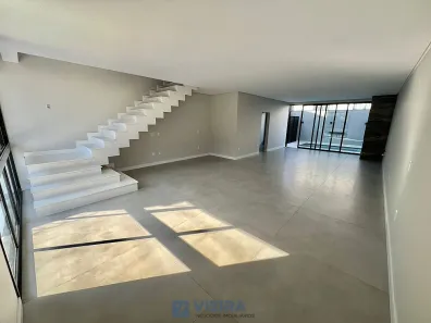 Sobrado com 3 Quartos à venda, 170m² no Centro, Camboriú