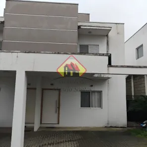 Sobrado com 3 Quartos para alugar, 119m² no Vila Areao, Taubaté