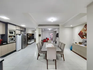 Sobrado com 3 Quartos à venda, 130m² no Perequê, Porto Belo