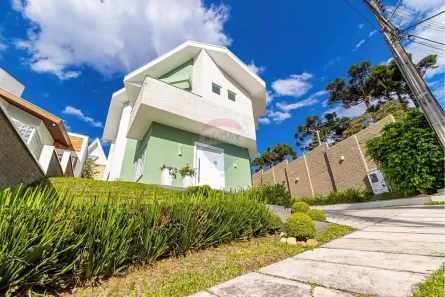 Casa de Condomínio com 3 Quartos à venda, 245m² no Uberaba, Curitiba