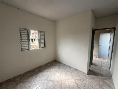 Casa com 1 Quarto para alugar, 40m² no Parque Peruche, São Paulo