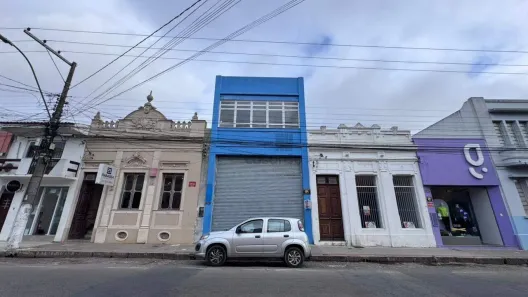 Prédio Comercial para alugar, 474m² no Centro, Pelotas