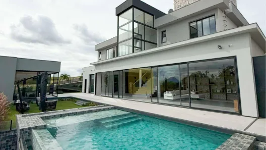Casa de Condomínio com 4 Quartos à venda, 526m² no Jacuhy, Serra