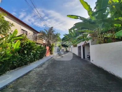 Casa de Condomínio com 4 Quartos à venda, 150m² no São Francisco, Niterói