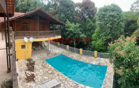 Sobrado com 4 Quartos à venda, 400m² no Caraguatá, Mairiporã