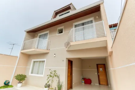 Sobrado com 4 Quartos à venda, 161m² no Barreirinha, Curitiba