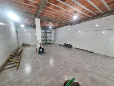 Prédio Comercial à venda, 250m² no Jardim Guayana, Taboão da Serra