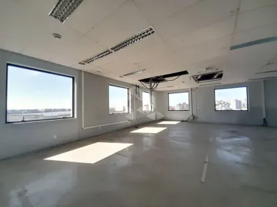 Sala Comercial para alugar, 480m² no Centro Histórico, Porto Alegre
