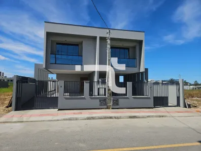 Sobrado com 3 Quartos à venda, 161m² no Sertão do Maruim, São José