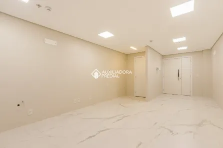 Sala Comercial à venda, 34m² no Teresópolis, Porto Alegre