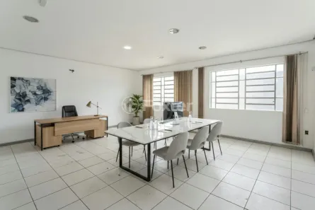 Galpão/Depósito/Armazém à venda, 300m² no Navegantes, Porto Alegre