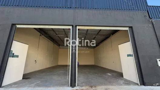 Galpão/Depósito/Armazém para alugar, 215m² no Shopping Park, Uberlândia