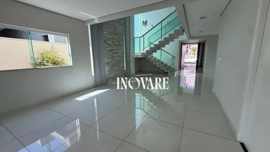 Casa de Condomínio com 4 Quartos para alugar, 250m² no Aclimação, Uberlândia