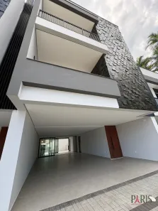 Sobrado com 3 Quartos à venda, 318m² no Glória, Joinville