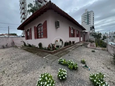 Casa com 4 Quartos à venda, 187m² no Barreiros, São José