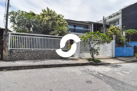 Casa com 4 Quartos à venda, 291m² no Piratininga, Niterói
