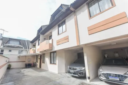 Sobrado com 3 Quartos à venda, 127m² no Jardim das Américas, Curitiba