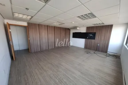 Sala Comercial para alugar, 140m² no Baeta Neves, São Bernardo do Campo