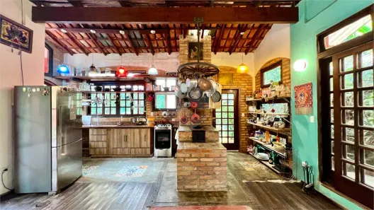 Casa com 4 Quartos para venda ou aluguel, 197m² no Caraguatá, Mairiporã