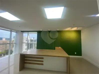 Sala Comercial à venda, 34m² no Petrópolis, Porto Alegre