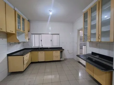 Casa com 3 Quartos para alugar, 173m² no Vila Barros, Guarulhos